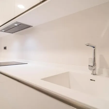 アパート Nice In With 2 Bedrooms, Wifi And Swimming Pool *